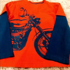 Boys long sleeve shirt. In good condition